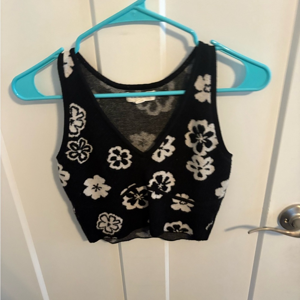 La Hearts Black and White Floral Tank Top